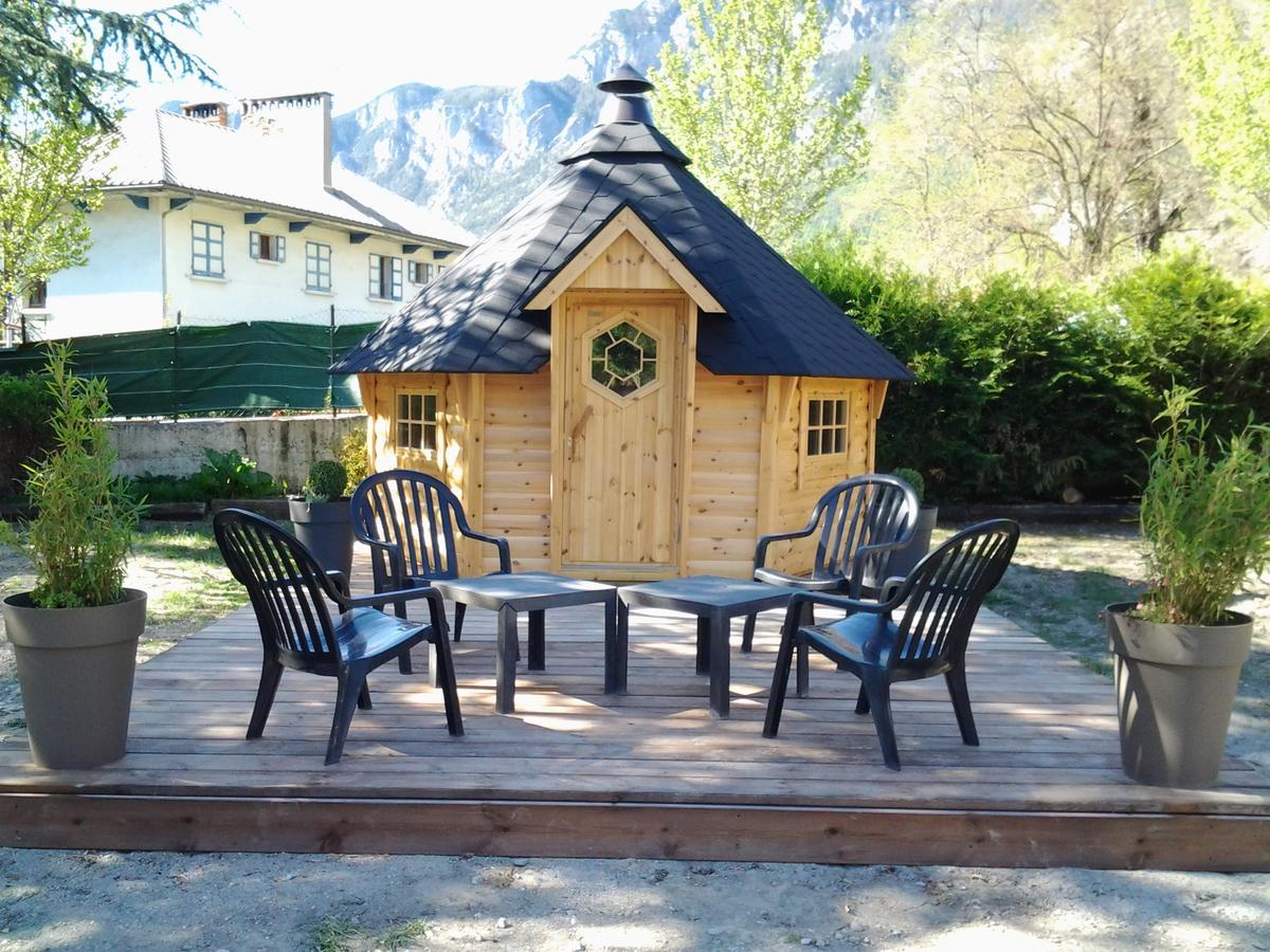 Hotel La Gare LʼArgentière-la-Bessée Bagian luar foto