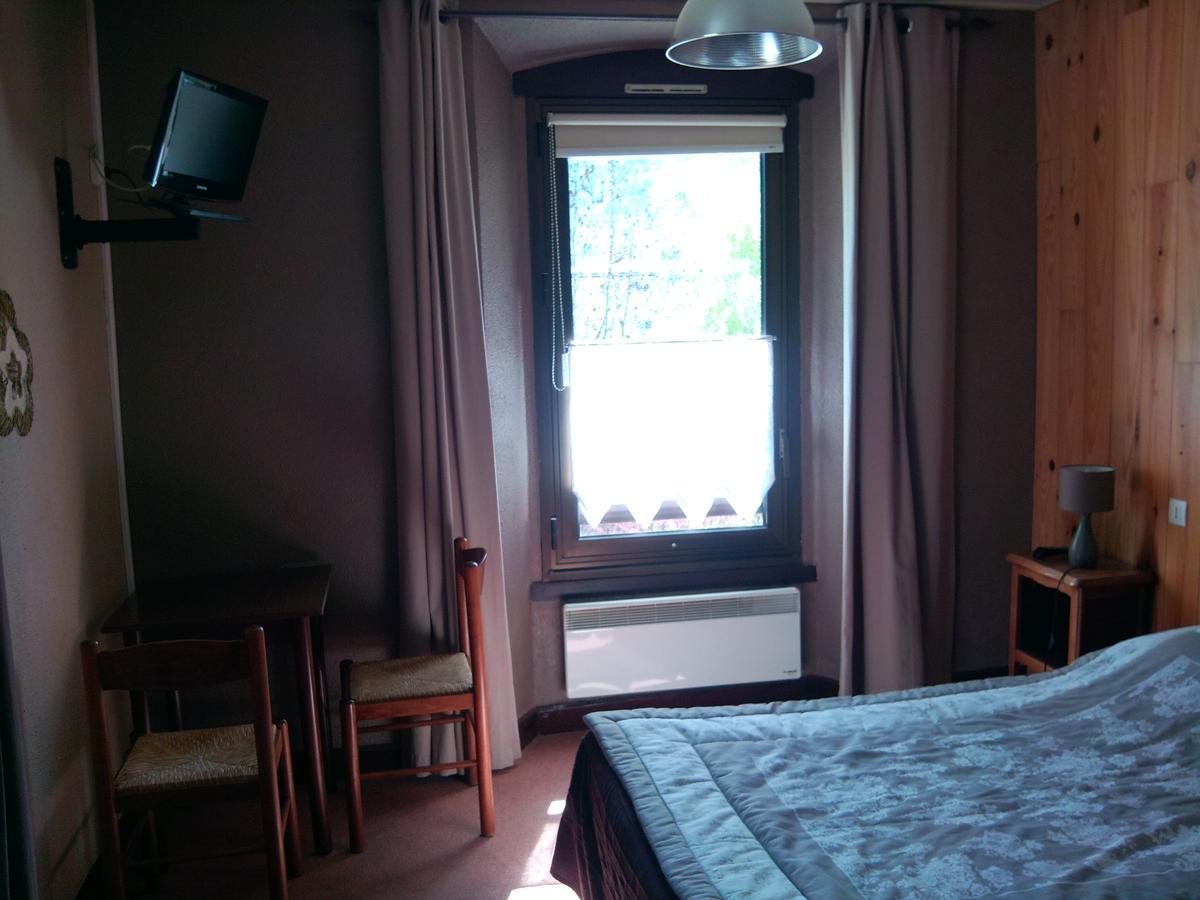 Hotel La Gare LʼArgentière-la-Bessée Bagian luar foto