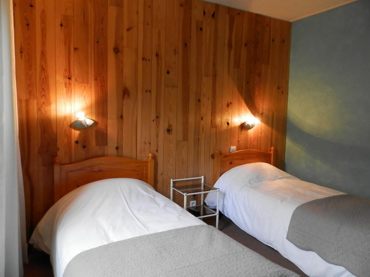 Hotel La Gare LʼArgentière-la-Bessée Bagian luar foto
