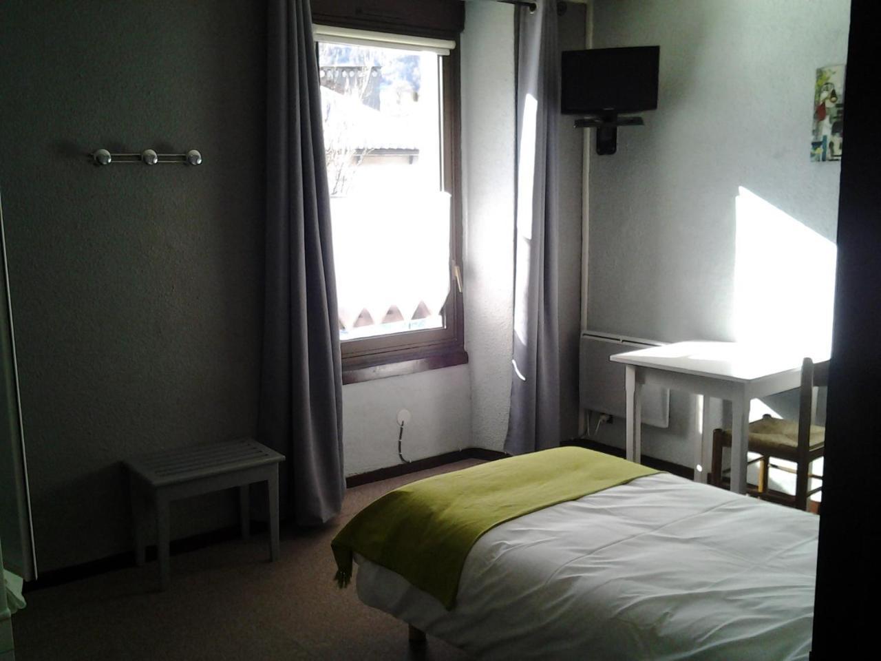 Hotel La Gare LʼArgentière-la-Bessée Bagian luar foto
